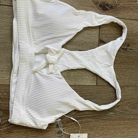 Never worn white bikini set - Picture 4 of 4